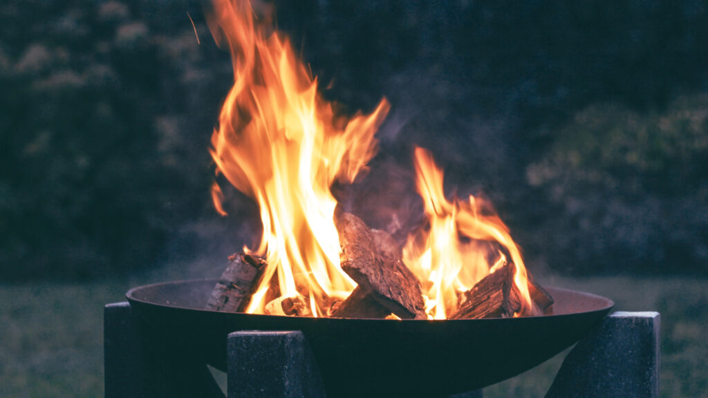 a picture of a campfire